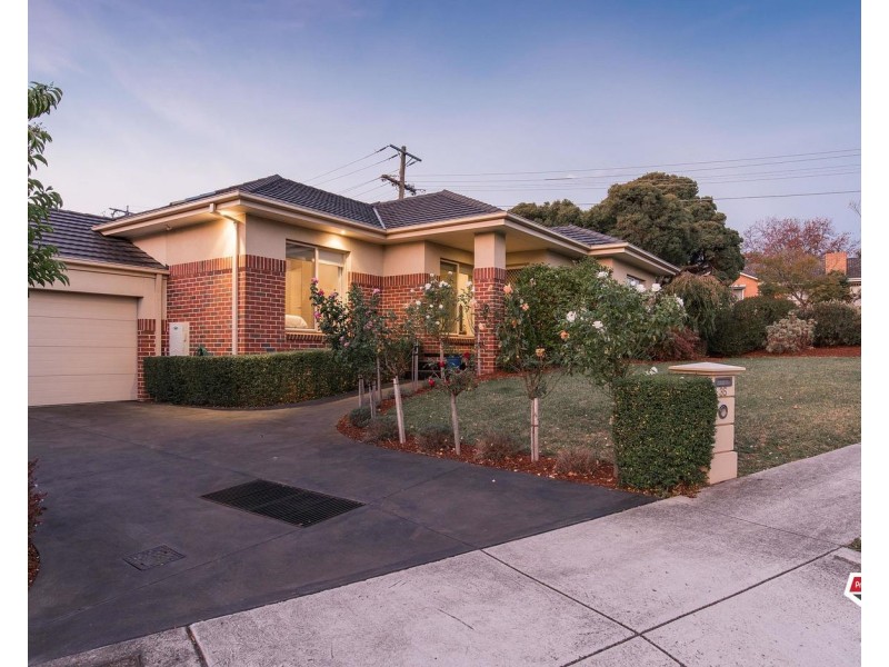 35 Highland Crescent, Mooroolbark VIC 3138