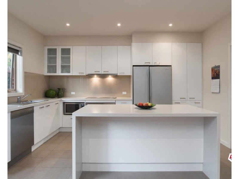 35 Highland Crescent, Mooroolbark VIC 3138