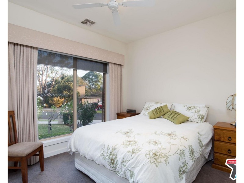 35 Highland Crescent, Mooroolbark VIC 3138