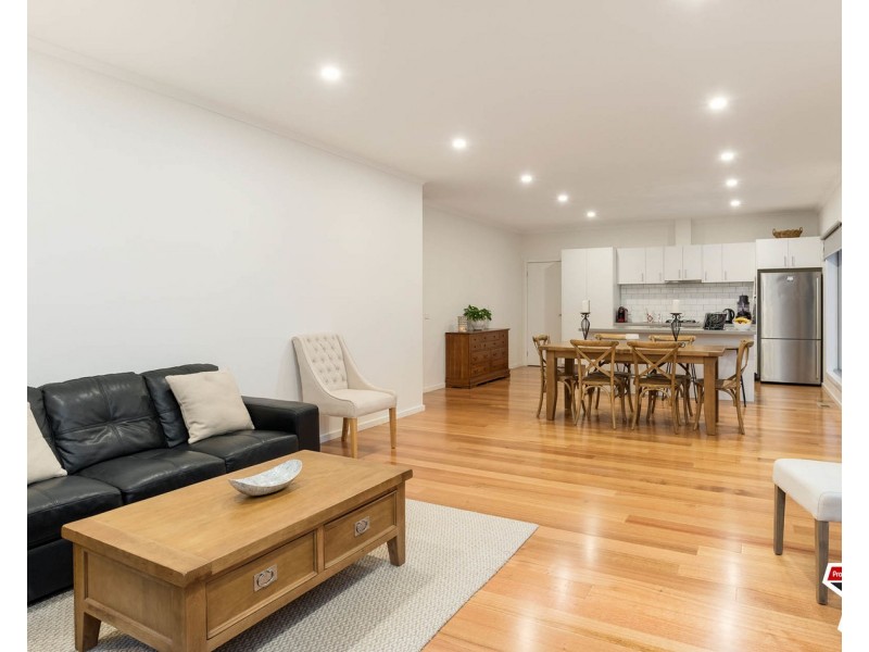 5 Holmes Road, Mooroolbark VIC 3138