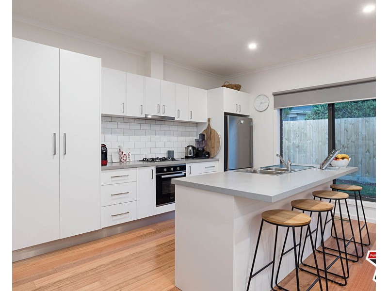 5 Holmes Road, Mooroolbark VIC 3138