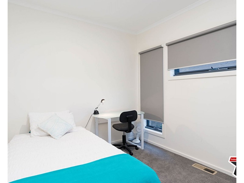 5 Holmes Road, Mooroolbark VIC 3138