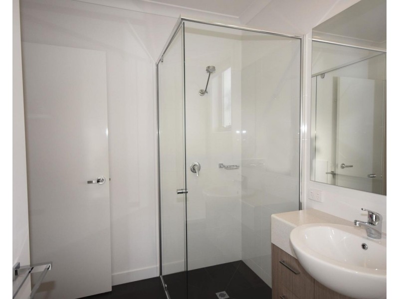 2/18 Chirnside Drive, Chirnside Park VIC 3116