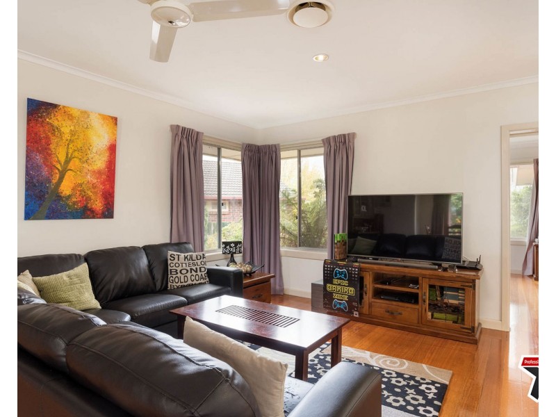 24 Sweetland Road, Mooroolbark VIC 3138