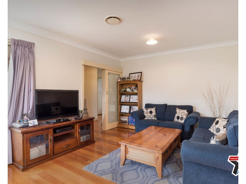 24 Sweetland Road, Mooroolbark VIC 3138