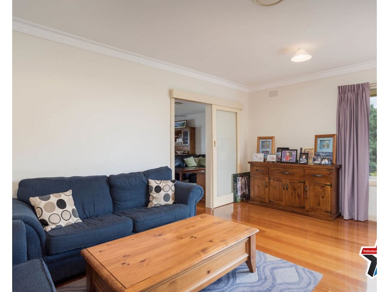 24 Sweetland Road, Mooroolbark VIC 3138