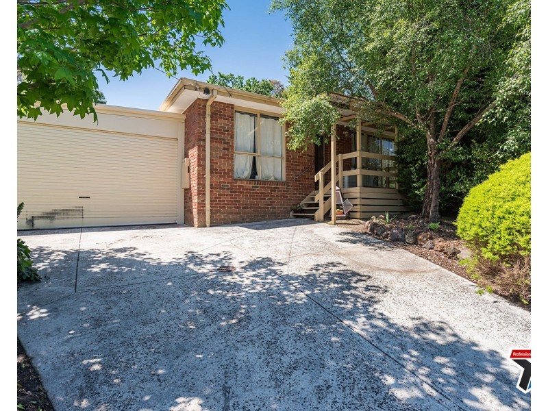 67 Wandana Crescent, Mooroolbark VIC 3138