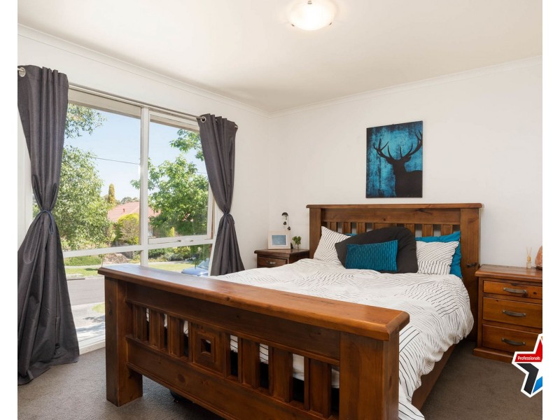 67 Wandana Crescent, Mooroolbark VIC 3138