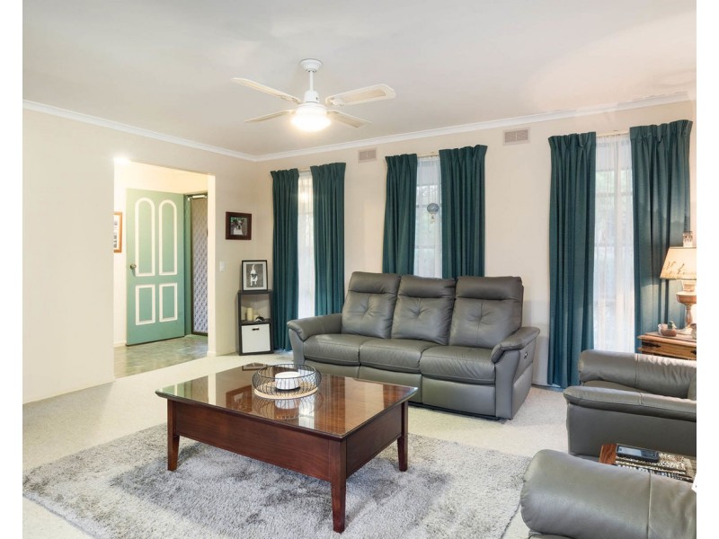 3 Wallace Way, Mooroolbark VIC 3138