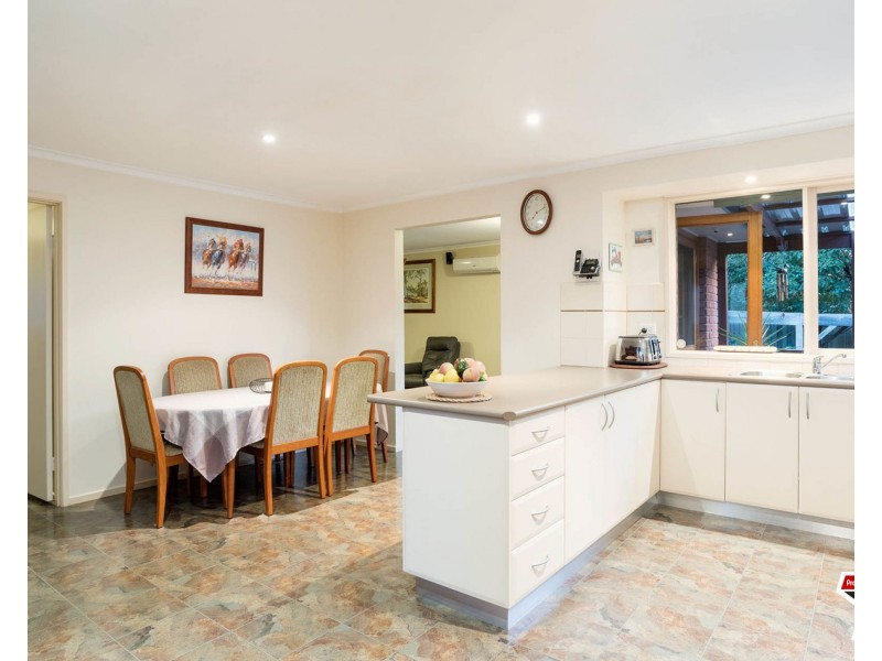 3 Wallace Way, Mooroolbark VIC 3138