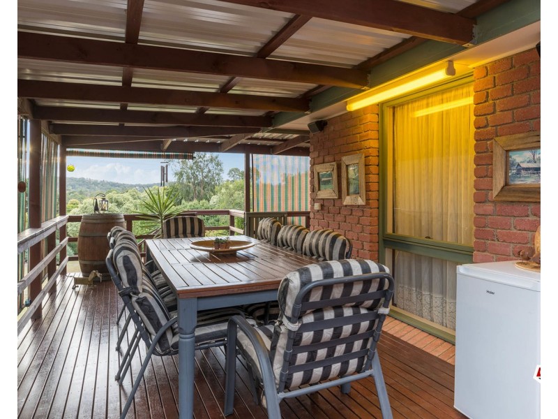 3 Wallace Way, Mooroolbark VIC 3138