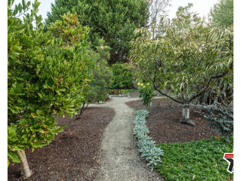 9 Lakeview Drive, Lilydale VIC 3140