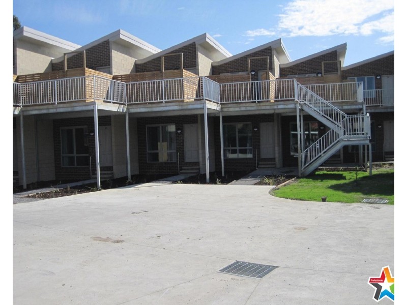 25/8-10 Mount View Parade, Mooroolbark VIC 3138