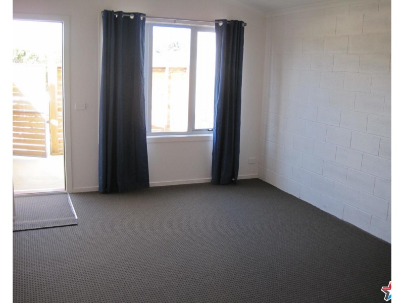 25/8-10 Mount View Parade, Mooroolbark VIC 3138