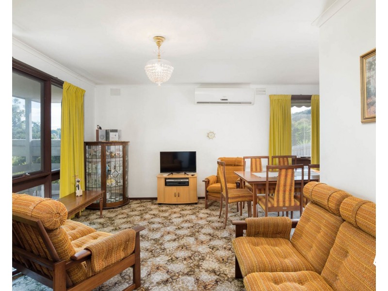 10 Meadowlark Lane, Mooroolbark VIC 3138