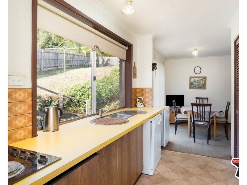 10 Meadowlark Lane, Mooroolbark VIC 3138