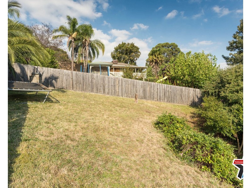 10 Meadowlark Lane, Mooroolbark VIC 3138