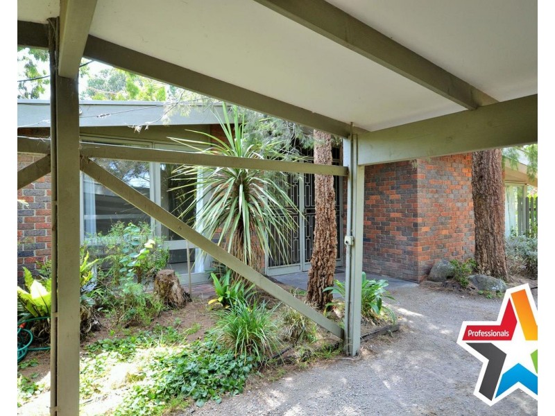 3 Ross Road, Croydon VIC 3136