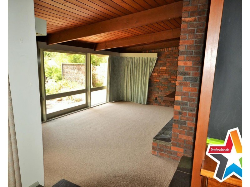 3 Ross Road, Croydon VIC 3136