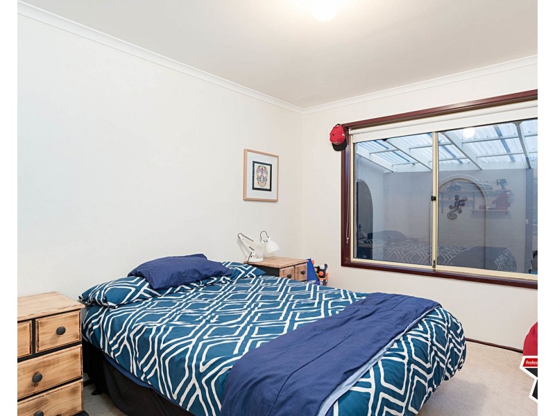 18 Batterbee Drive, Mooroolbark VIC 3138