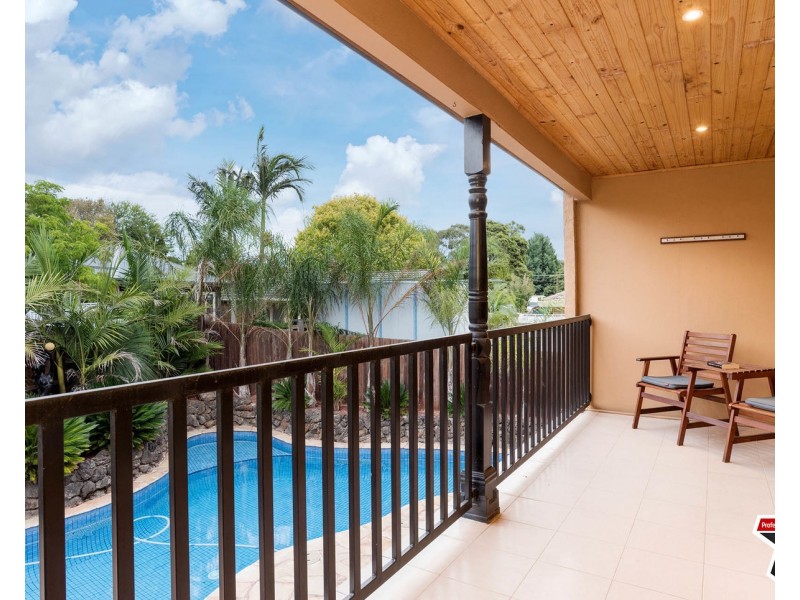 18 Batterbee Drive, Mooroolbark VIC 3138