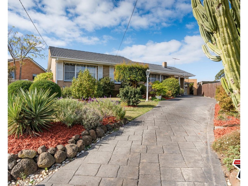 9 Greenville Street, Mooroolbark VIC 3138