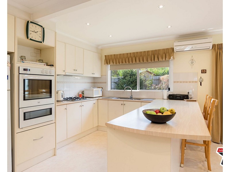 9 Greenville Street, Mooroolbark VIC 3138