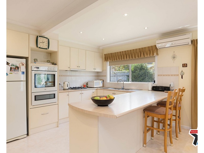 9 Greenville Street, Mooroolbark VIC 3138