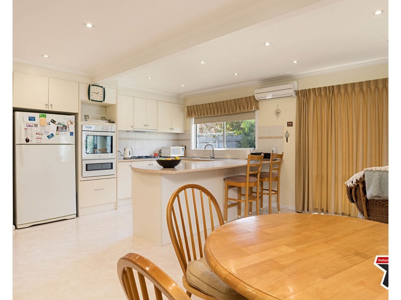 9 Greenville Street, Mooroolbark VIC 3138