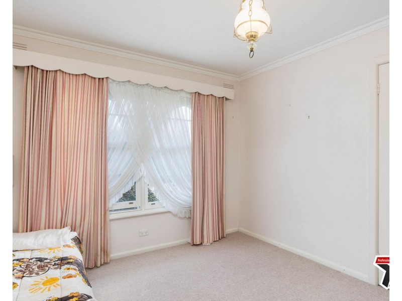 9 Greenville Street, Mooroolbark VIC 3138