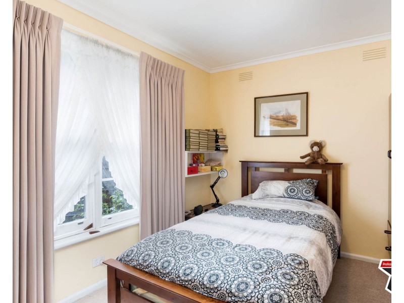 9 Greenville Street, Mooroolbark VIC 3138