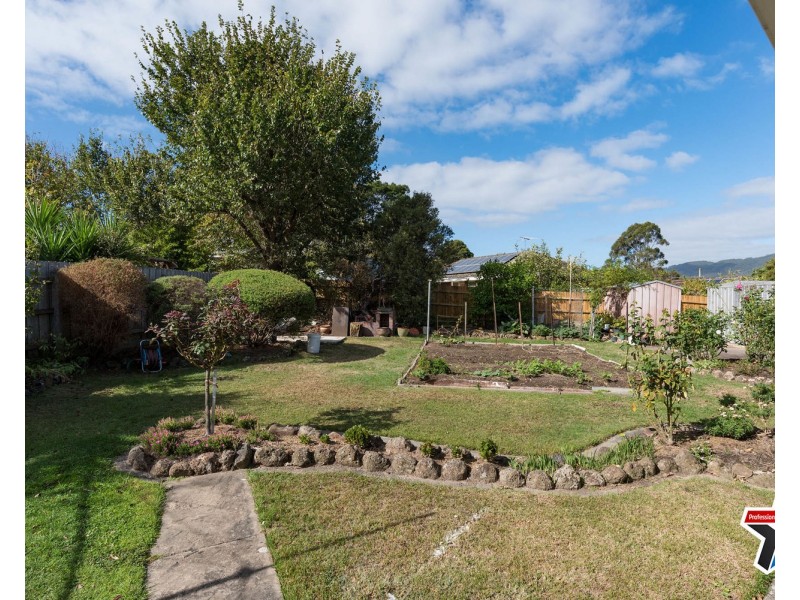 9 Greenville Street, Mooroolbark VIC 3138