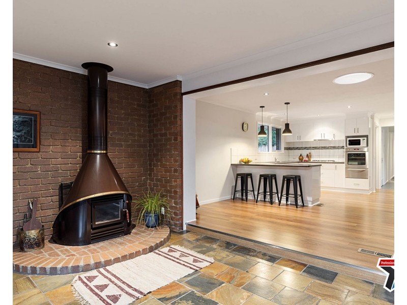 5 Sunburst Court, Mooroolbark VIC 3138