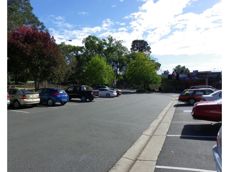 16 Collins Place, Kilsyth VIC 3137