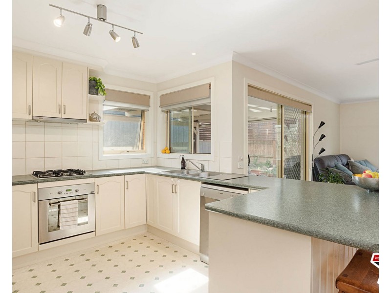 54a Esther Crescent, Mooroolbark VIC 3138