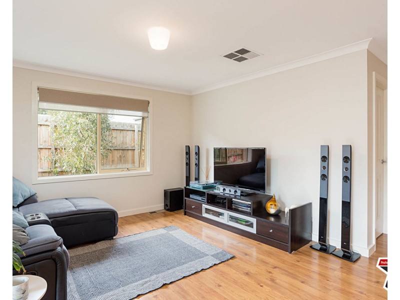 54a Esther Crescent, Mooroolbark VIC 3138