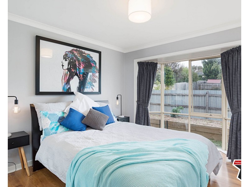 54a Esther Crescent, Mooroolbark VIC 3138