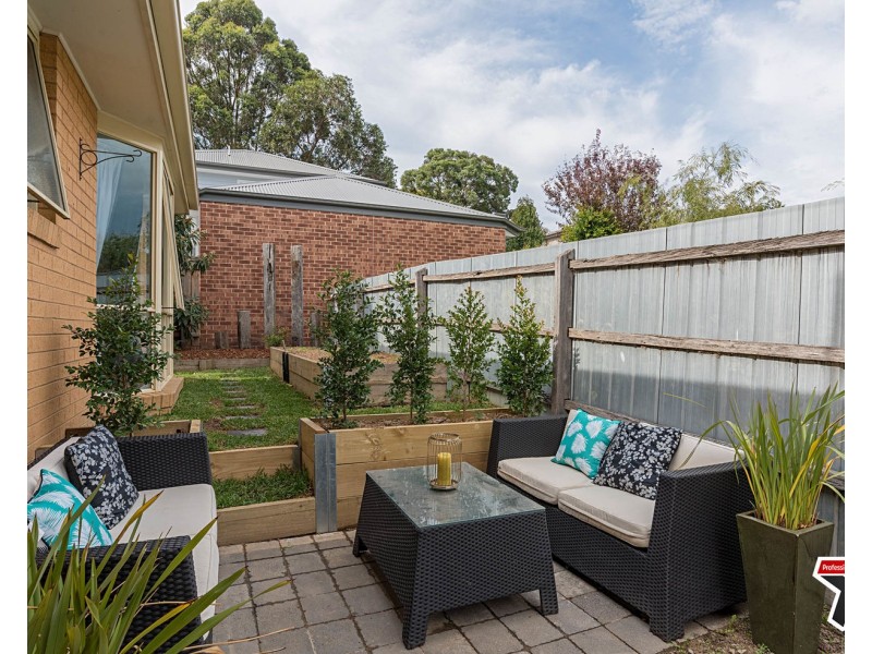 54a Esther Crescent, Mooroolbark VIC 3138
