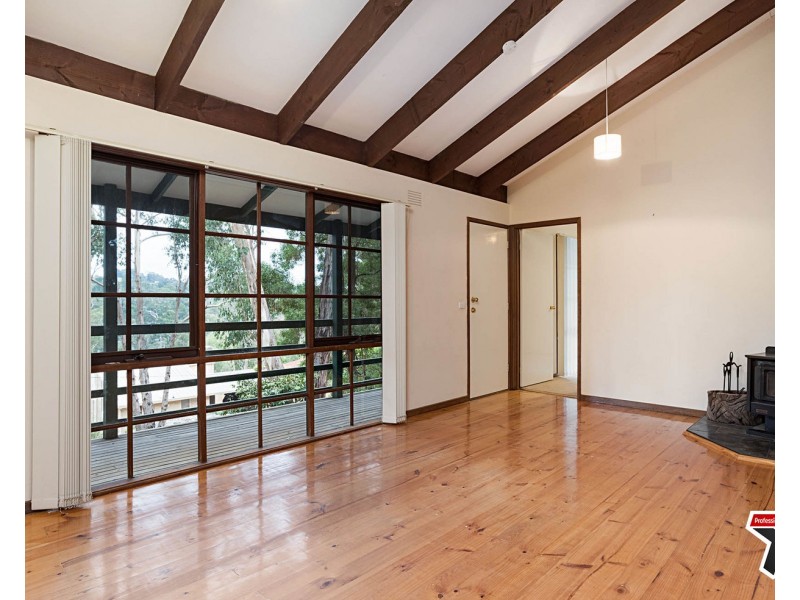 54 Commercial Road, Mount Evelyn VIC 3796