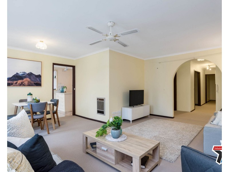 95 Esther Crescent, Mooroolbark VIC 3138