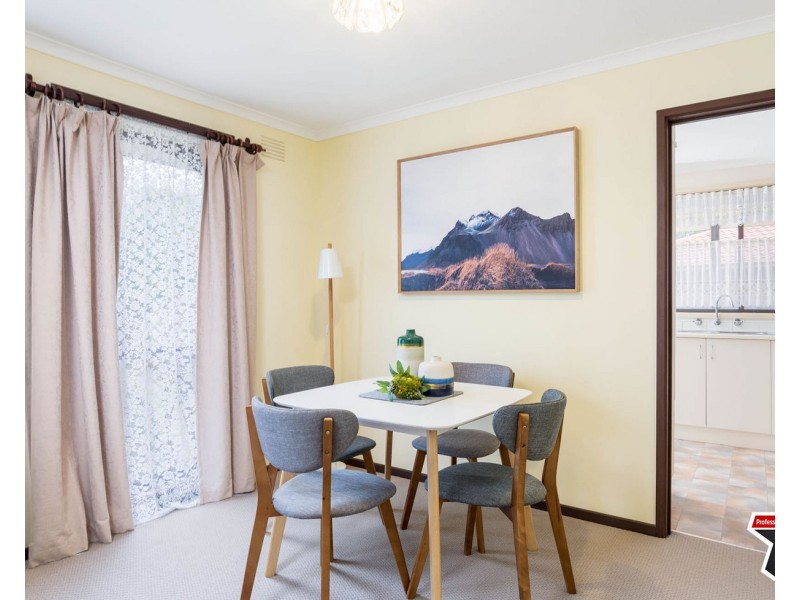 95 Esther Crescent, Mooroolbark VIC 3138