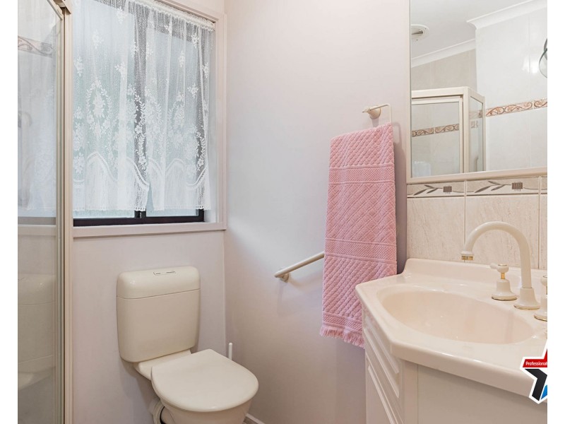 95 Esther Crescent, Mooroolbark VIC 3138