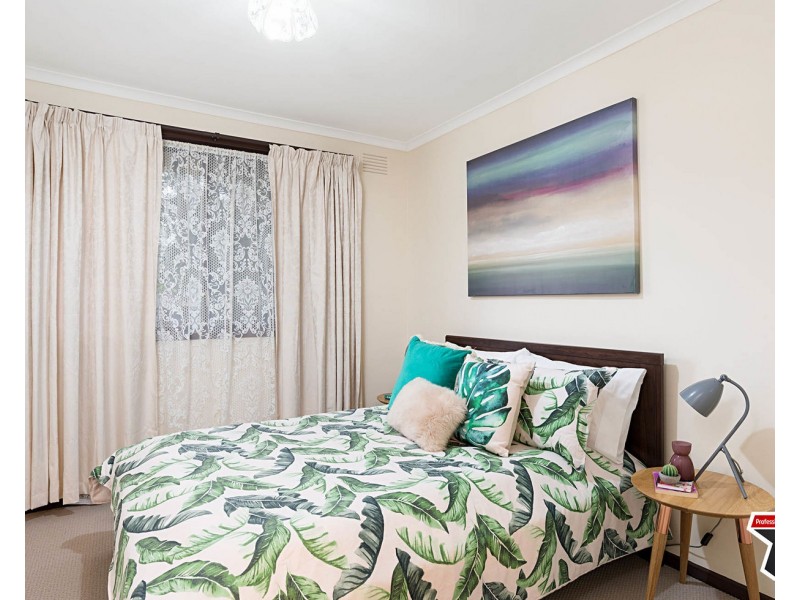 95 Esther Crescent, Mooroolbark VIC 3138