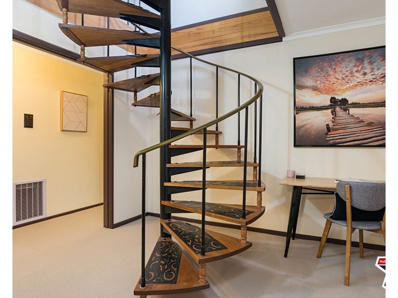 95 Esther Crescent, Mooroolbark VIC 3138