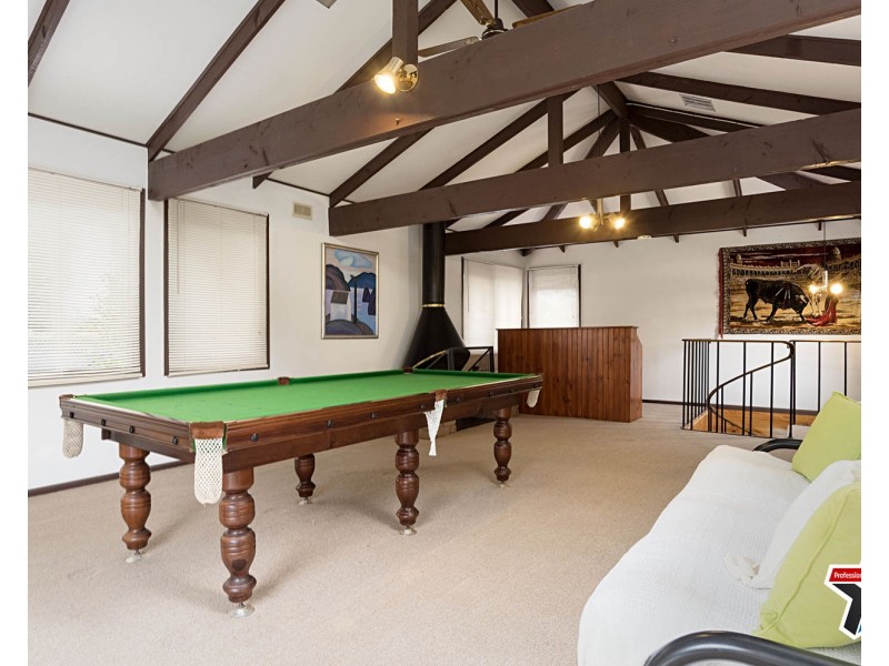 95 Esther Crescent, Mooroolbark VIC 3138