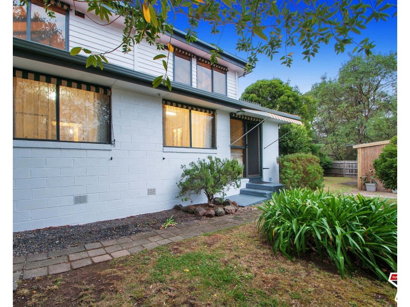 95 Esther Crescent, Mooroolbark VIC 3138