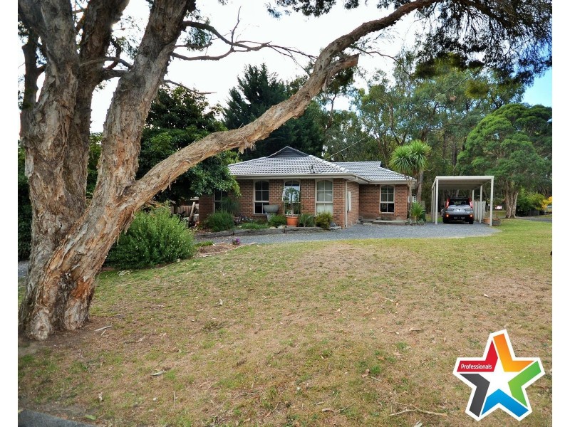 27 The Avenue, Montrose VIC 3765