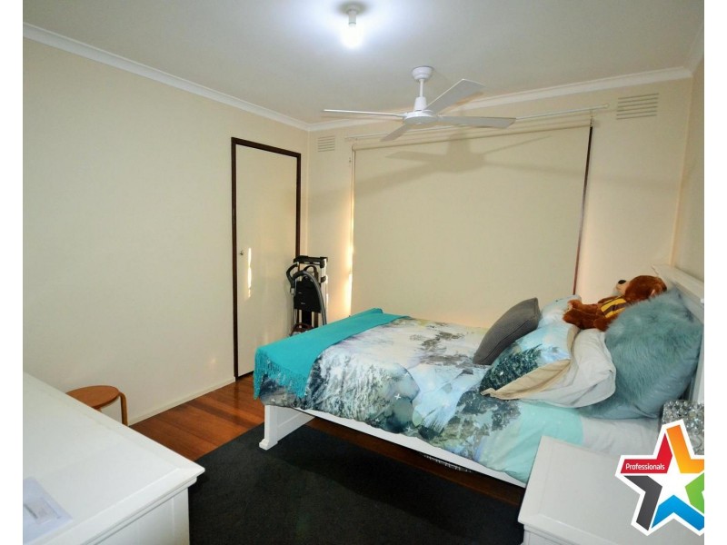 27 The Avenue, Montrose VIC 3765