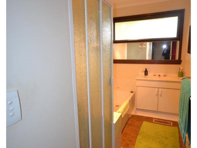 27 The Avenue, Montrose VIC 3765