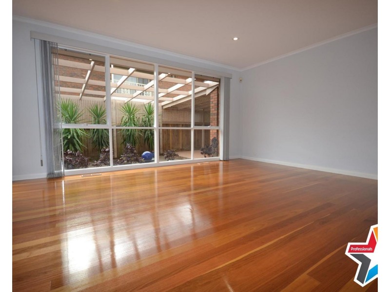 73 Partridge Way, Mooroolbark VIC 3138